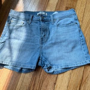 Levi’s shorts